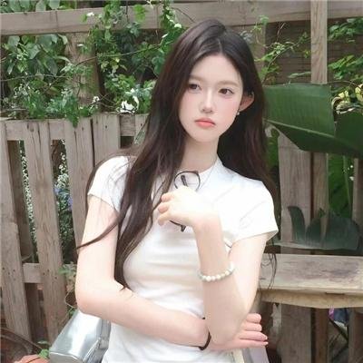鱼跃在花见